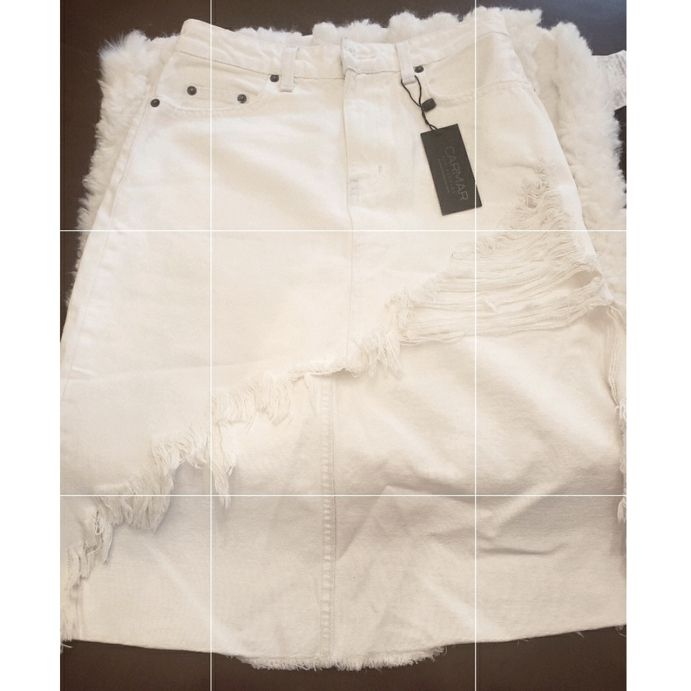 CARMAR DISTRESSED WHITE DENIM LONG BACK SKIRT
